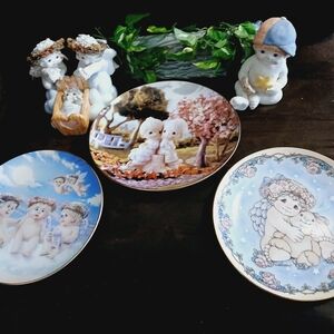 Charming Angelic Figurine Set - Multicolor